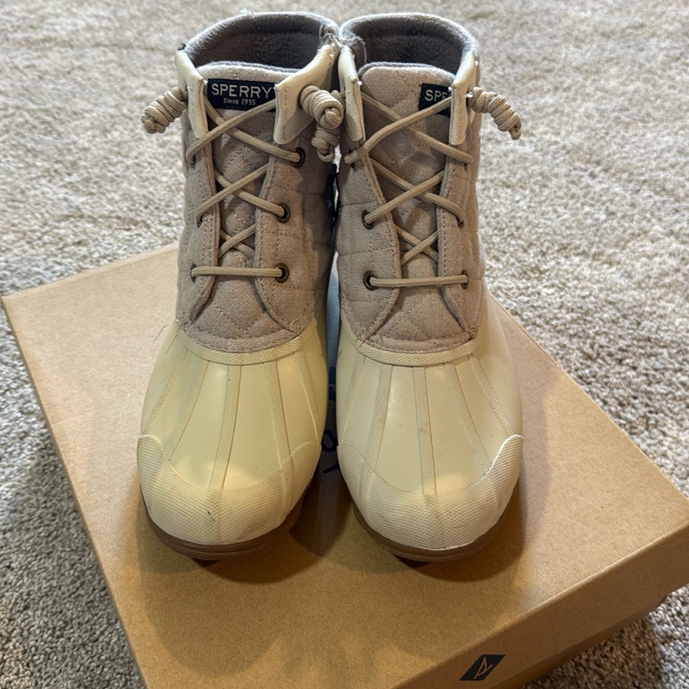 Sperry boots size 8
